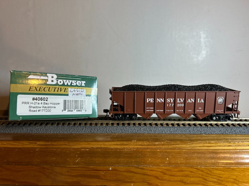 BOWSER #40602 P.R.R. Coche tolva "Shadow Keystone" H-21 4 bahías #177200 H.O. 1:87 | Condition: New
