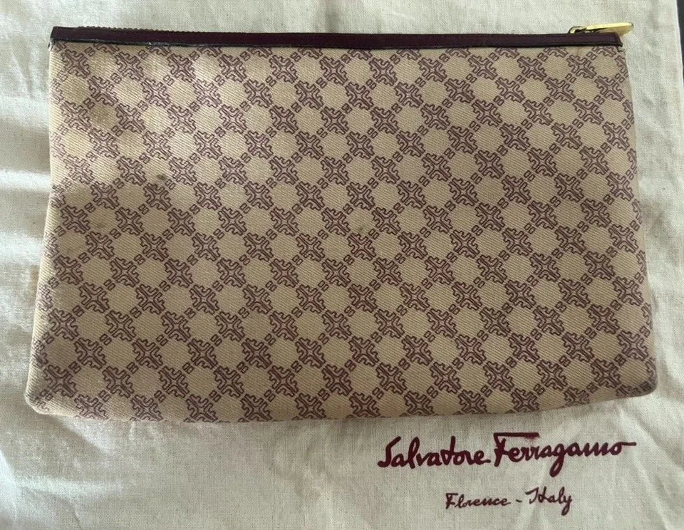 Bolsa de maquillaje Salvatore Ferragamo para hombres y mujeres rara de colección Foto 2 de 4