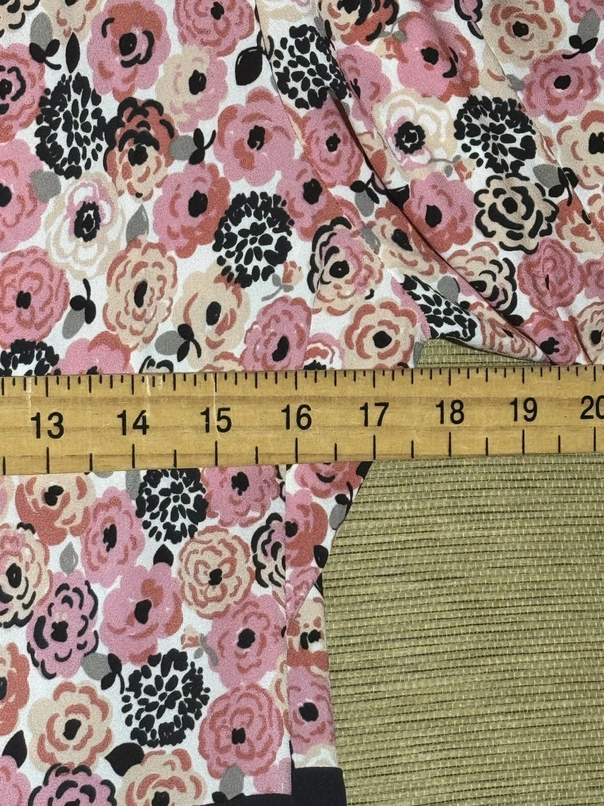 Abito Kate Spade avvolgente taglia L rosa floreale a strati scollo a V midi rosetta fiori