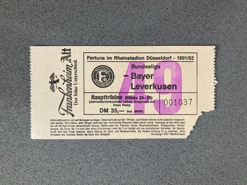8 Cartes Autographes Originales Bayer Leverkusen 1991-92 (signées, Non Certifiées)