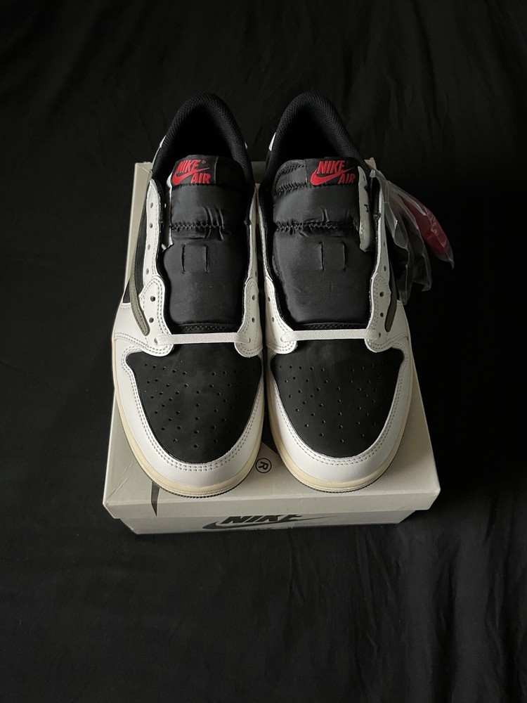 Travis Scott Olive x Low OG size 9.5 Mens, 11.5 Womens