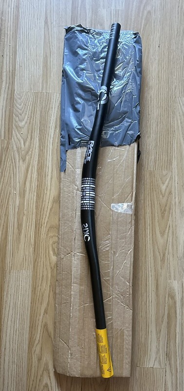 Race Face Sixc ¾ Rise Handlebar Black/Silver PLEASE READ DESCRIPTION