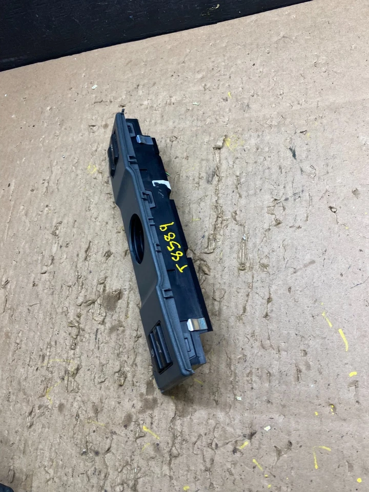 Land Rover Range Rover 2006-2009 panel de reloj central interruptor control T8589 DG Foto 4 de 4