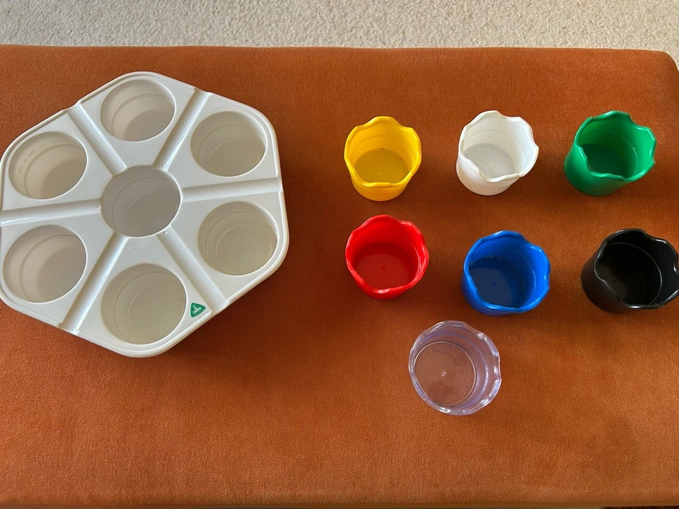 ELC Kid’s Paint Tray Palette Set with 6 Removable Pots and Holder for brushes - Image 2 of 2