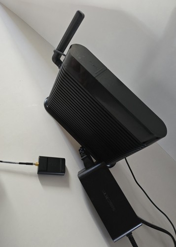 Samsung SCS2U01 Network Extender for Verizon Wireless - Black - Picture 7 of 7