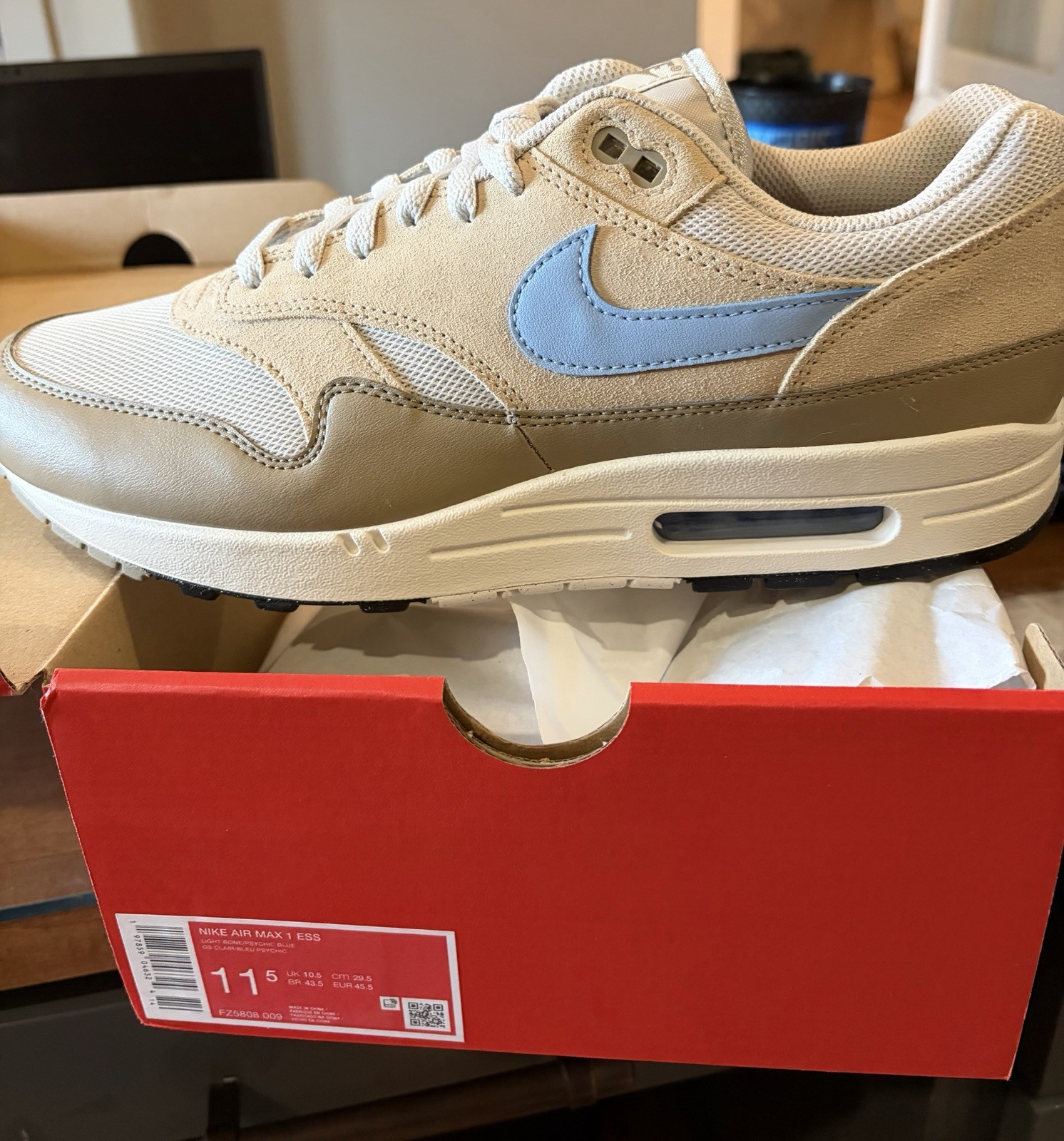 Nike Air Max 1 Essential Men's Size 11.5 Light Bone/Psychic Blue