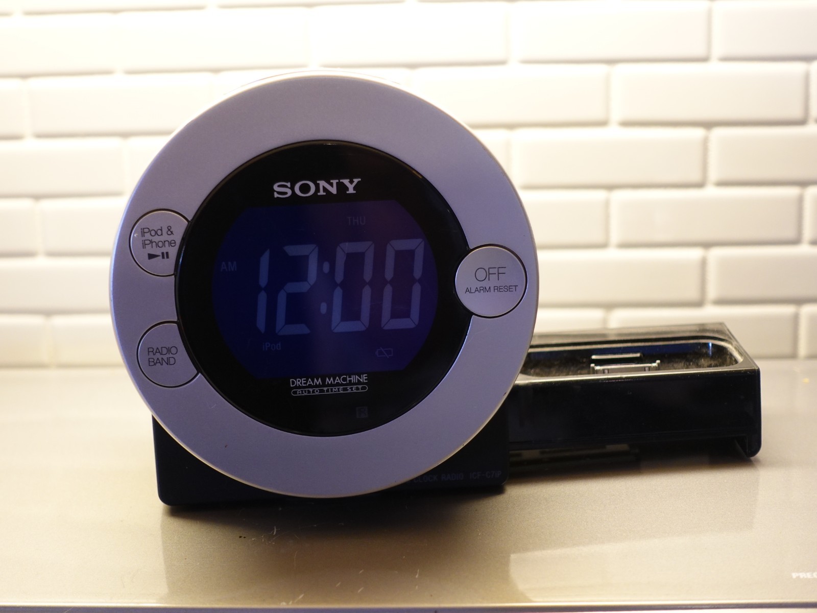 Radio Icf-c7ip 30 Pin Ipod/phone Dock Works