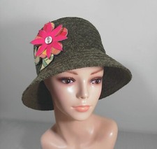 BETMAR New York Green Vtg WOMENS BUCKET HAT CAP Style X630 w/ Flower Accents