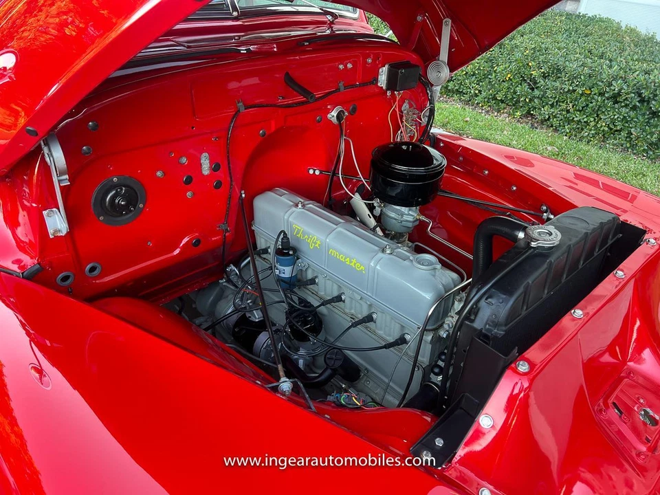 Chevrolet 3100 1949 con cuadro Foto 3 de 4