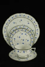 Raynaud Limoges Ceralene 5 Piece Place Setting - Cornflower Traditional Barbeau