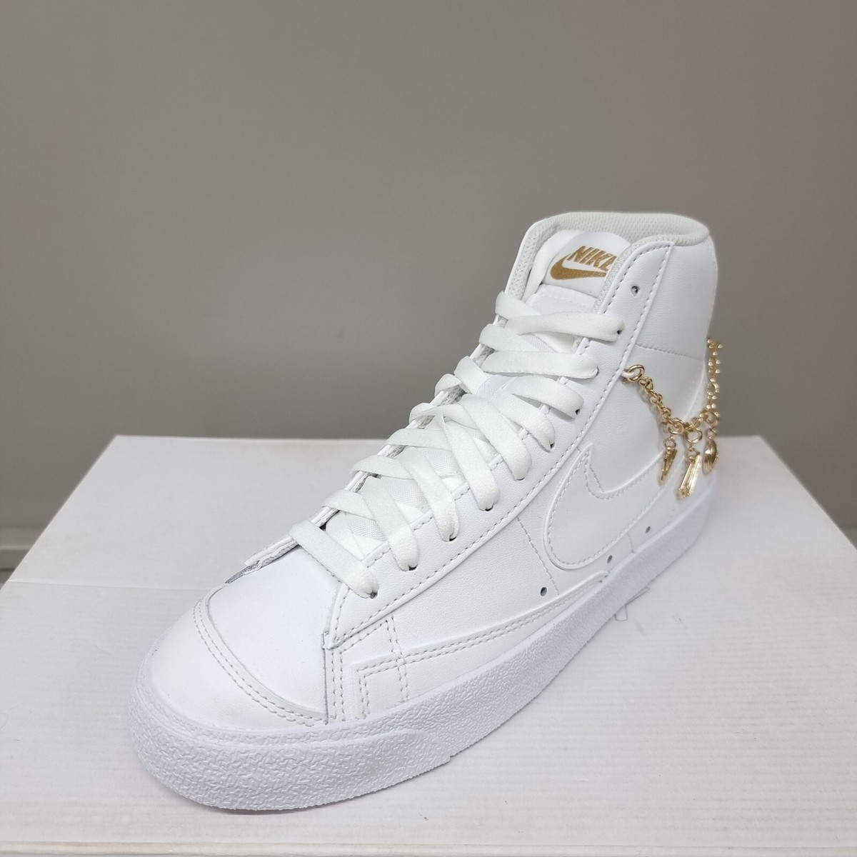 NIKE BLAZER MID LX \