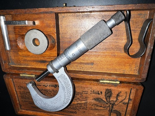 L.S. Starrett No. T230RL 0-1" Outside Micrometer w/orignal Box Machinist Tool - Afbeelding 3 van 6