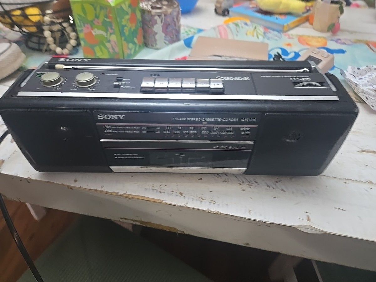 Sony CFS-210 AM/FM Stereo Cassette with Sound Rider Boombox 90s