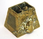 Rare antique Brass Frog table match striker holder vesta matchsafe