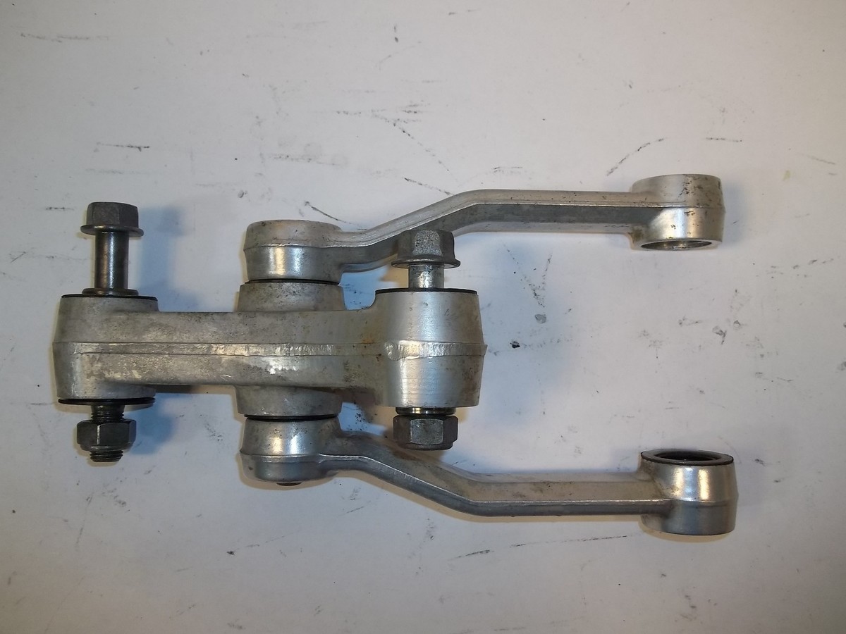 KAWASAKI ZX900 NINJA REAR UNITRAK SUSPENSION ARM 39007-1055
