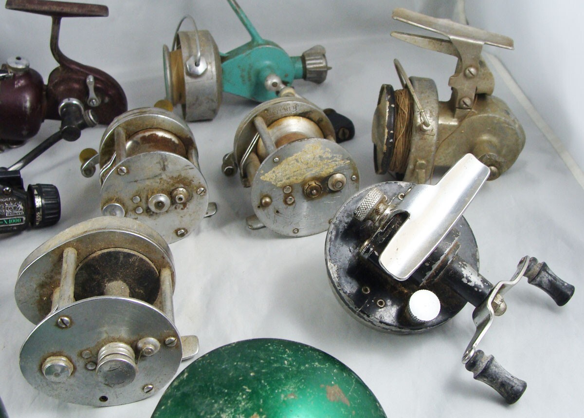 17 Old Vintage Fishing Reels Parts or Repair Only SEVERAL BRANDS