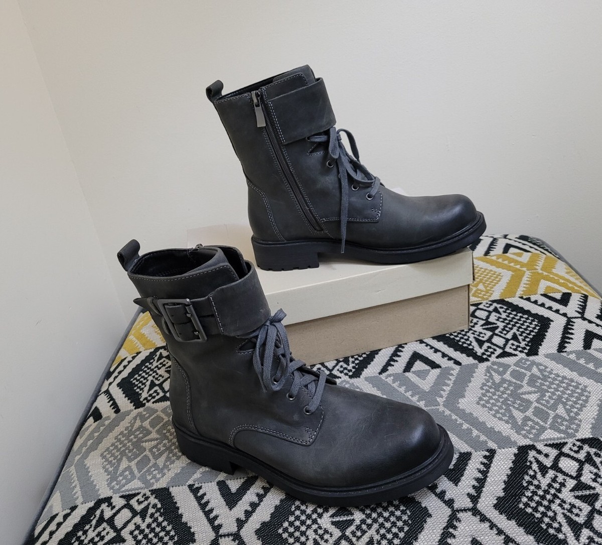 EUC Grey Clarks Orinoco Lace Up Leather Boots size E Wide EU