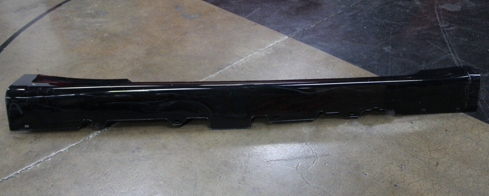 2015 Maserati Granturismo, RH, Rocker Panel, Scratched, Used, P/N 85182500