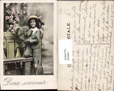 451669,Doux souvenir Kind m. Hut Kleeblatt Klee Blumen