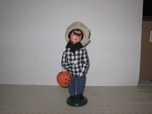 Byers Choice 2022 Halloween Junge mit Jack O Laterne Eimer Neu