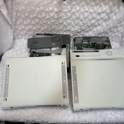 Microsoft Xbox 360 White Console FOR PARTS ONLY Lot In Photos