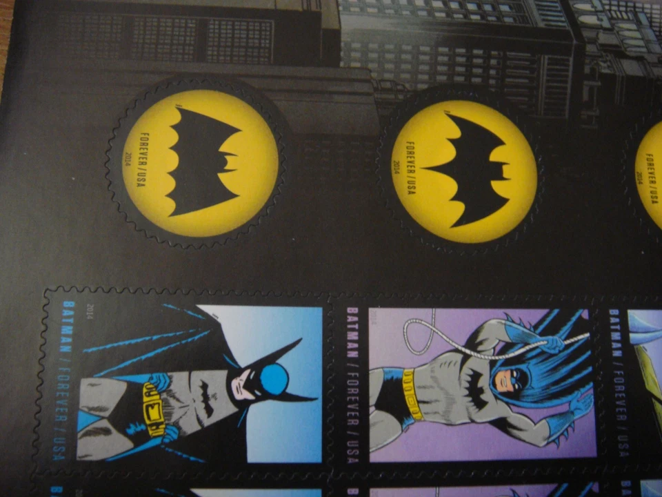 USPS FROREVER STAMPS # 40 ~ BATMAN/WONDERWOMAN - Image 2 of 3