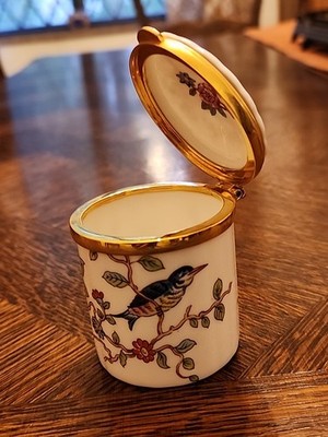 Vintage Ainsley PEMBROKE Fine Bone China 2.5'' x 2'' Trinket Box
