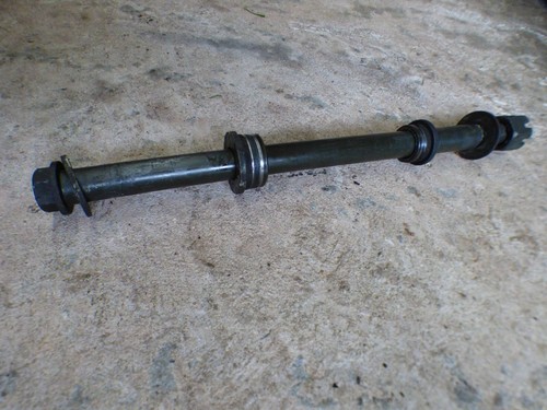 ORIGINAL CF MOTO 650 NK TK TR 2012-15 HINTERRADSPINDEL MIT DISTANZSCHEIBEN