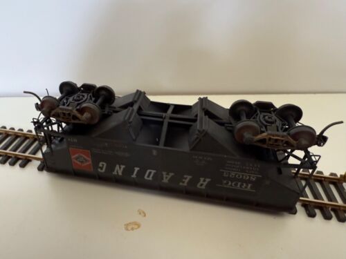 Kadee HO Scale Reading #86025 50 Ton 2 Bay Offset Hopper With Load Weathered - Picture 4 of 10
