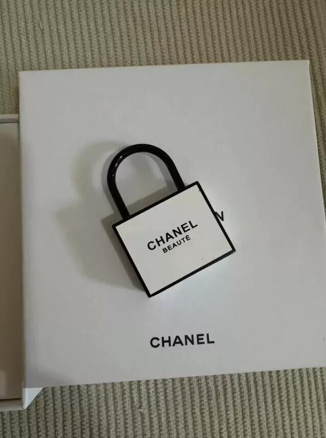 CHANEL ロックキーリングセット CHANEL ロックキーリングセット CHANEL（キーホルダー）のフリマ