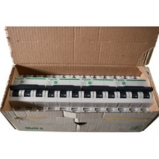 Pack of 4 NEW Schneider Electric M9F22332 Multi 9 C60SP 3 Pole 32A C Curve DIN R