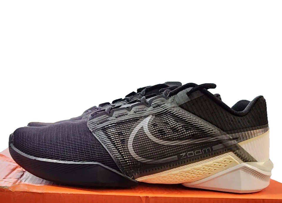 Nike® Para hombres 8.5 M Zoom Metcon Turbo 2 Zapatos de Entrenamiento/Entrenamiento en Negro/Blanco Foto 2 de 4