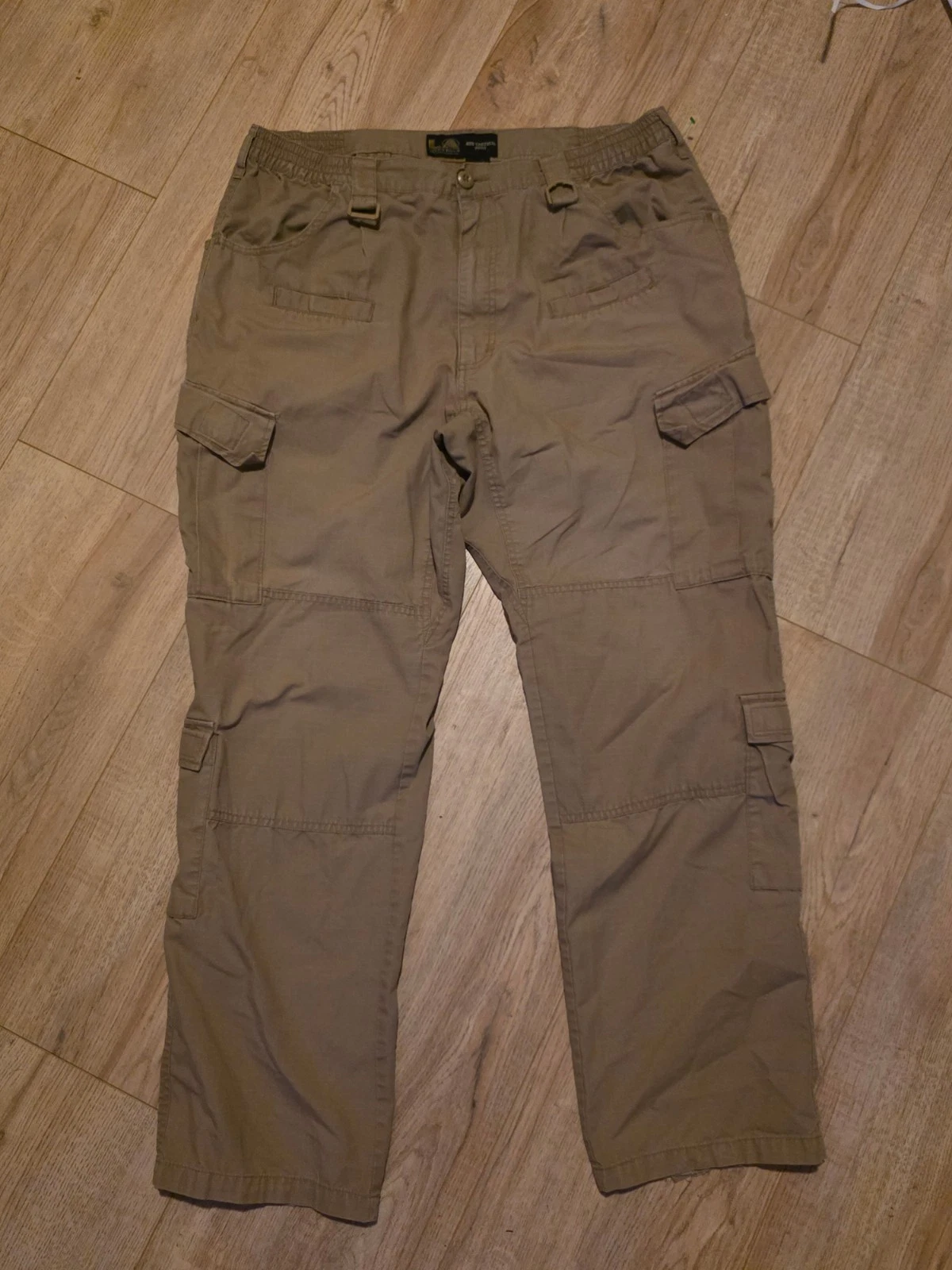 The North Face Convertible Hiking Pants Mens XL Regular Beige Zip Off Trail Pant
Opens in a new wind