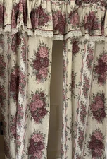 GLYNDA TURLEY ROSE RHAPSODY RIBBONS LACE W/VALANCE PINK/GREEN SHOWER CURTAIN