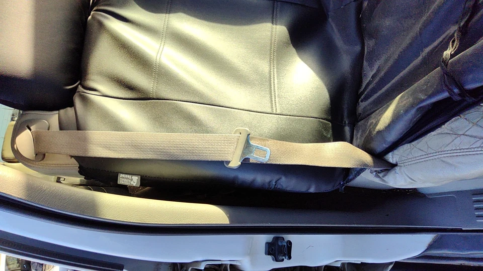 01-02 Cinturón de seguridad delantero derecho pasajero suburbano hombro retractor 922 gris claro Foto 4 de 4