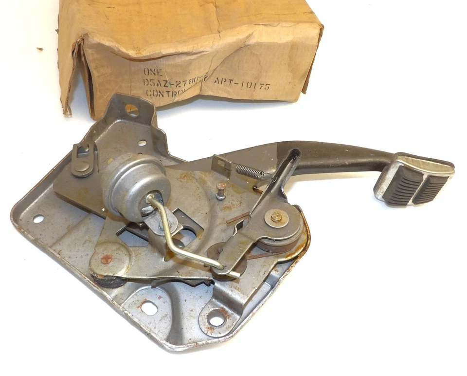 1973-1977 Ford Galaxie 500 LTD Monterey Marquis НОВАЯ ИЗ СТАРЫХ ЗАПАСОВ ПЕДАЛЬ УПРАВЛЕНИЯ СТОЯНОЧНЫМ ТОРМОЗОМ - Изображение 4 из 4