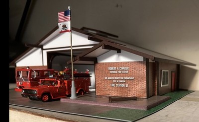 FIRE STATION 51 LACOFD DIORAMA KIT ''EMERGENCY!'' 1/50 ICONIC REPLICAS 