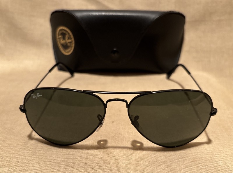 Vintage Ray-Ban RB3025 Aviator Black Frame Clean G15 Lenses Made In Italy & Case