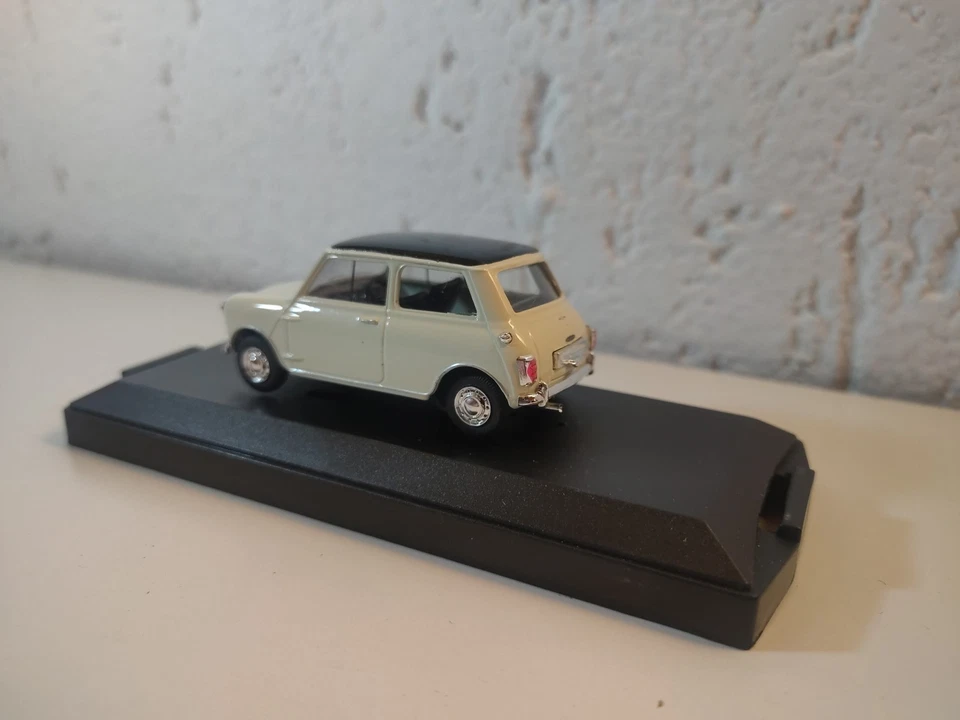 Morris Mini 1000 MK2 Super De-luxe 1967 - 1/43 Vitesse Cod. L044 C Lim. Ed. - Immagine 4 di 4
