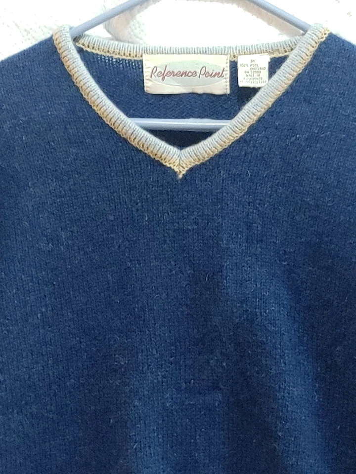 Suéter Reference Point Azul Mediano 100% Lana Shetland Manga Larga Cuello en V-Como Está Foto 4 de 4