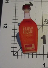 ELIJAH CRAIG bottle LAPEL PIN Badge Button bourbon whiskey kentucky empty E