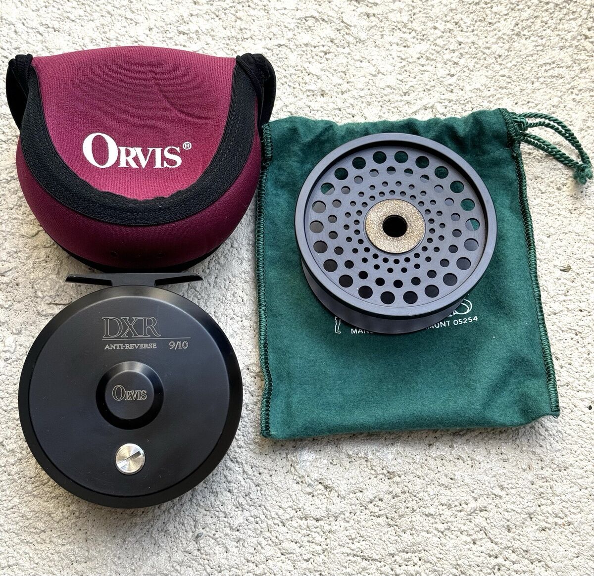 Orvis DXR Anti-Reverse 9/10 Fly Fishing Reel With Case And Orvis DXR Anti-Reverse 9/10 Fly Fishing Reel With Case And