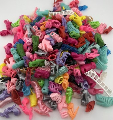 Shoes that fit Barbie Doll, LOT of 25 Pairs