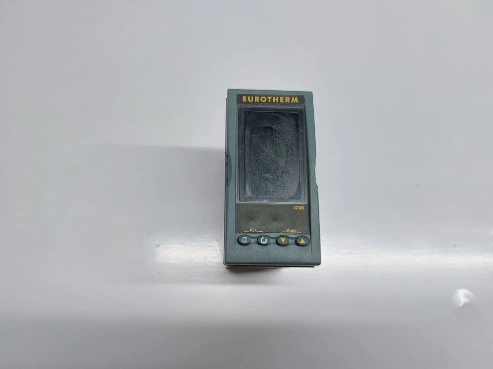 Eurotherm Invensys 3208 Temperature Process Controller 3208/cp/vh/lrdx/r/xxx/g/e - Image 2 of 4