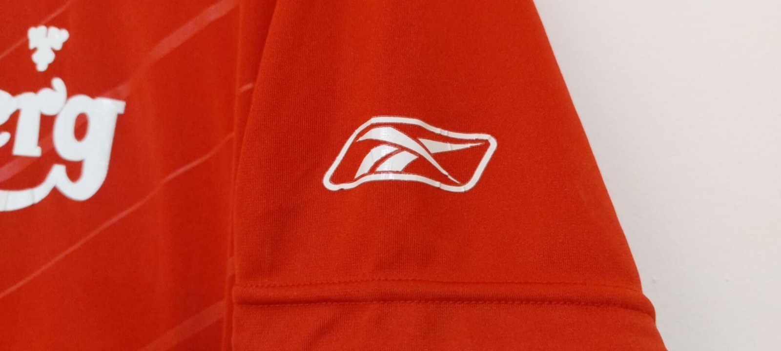 Liverpool 05/06 Champions League Home Shirt Gerrard Authentic Men’s Medium Top thumbnail 5