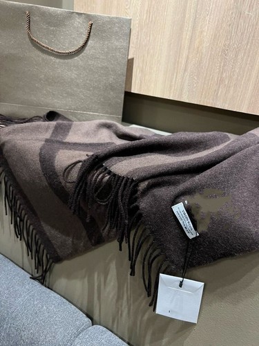 Toteme Women's Wool Lettered Jacquard Fringe Shawl Scarf - Picture 10 of 18