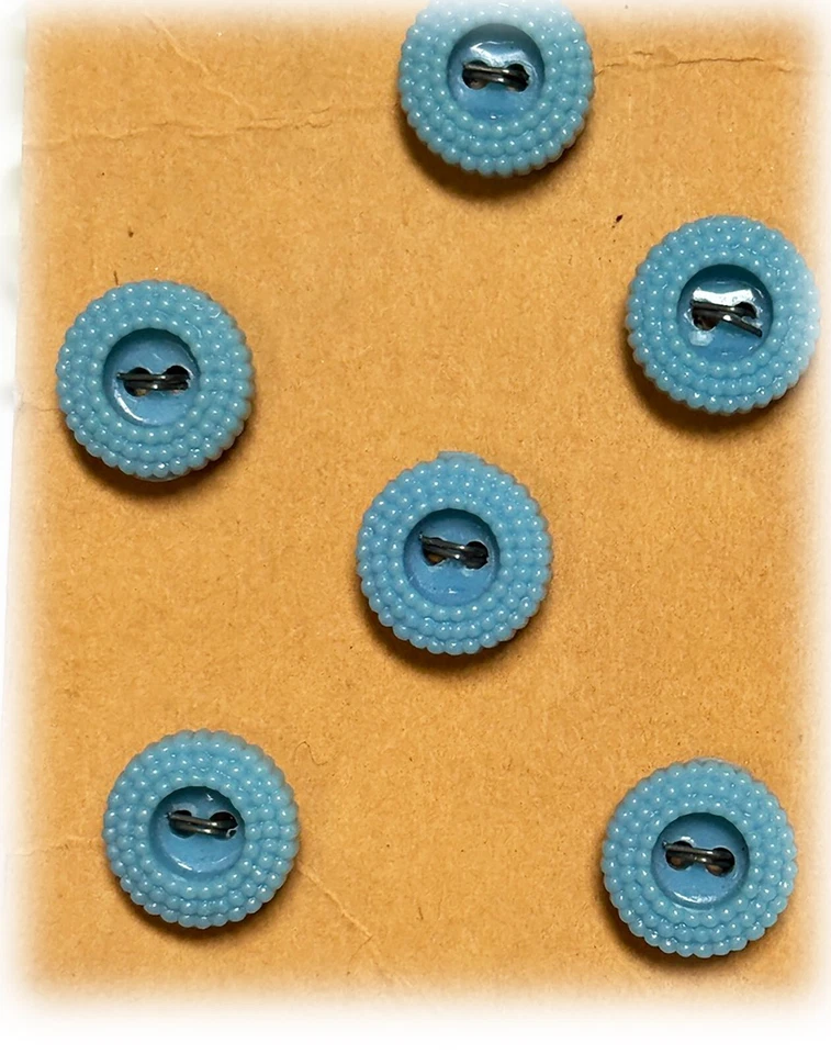 Vintage LE CHIC For Style Blue Bumpy Buttons on Card 1940s NOS Size 20 Half Inch - Image 2 of 3