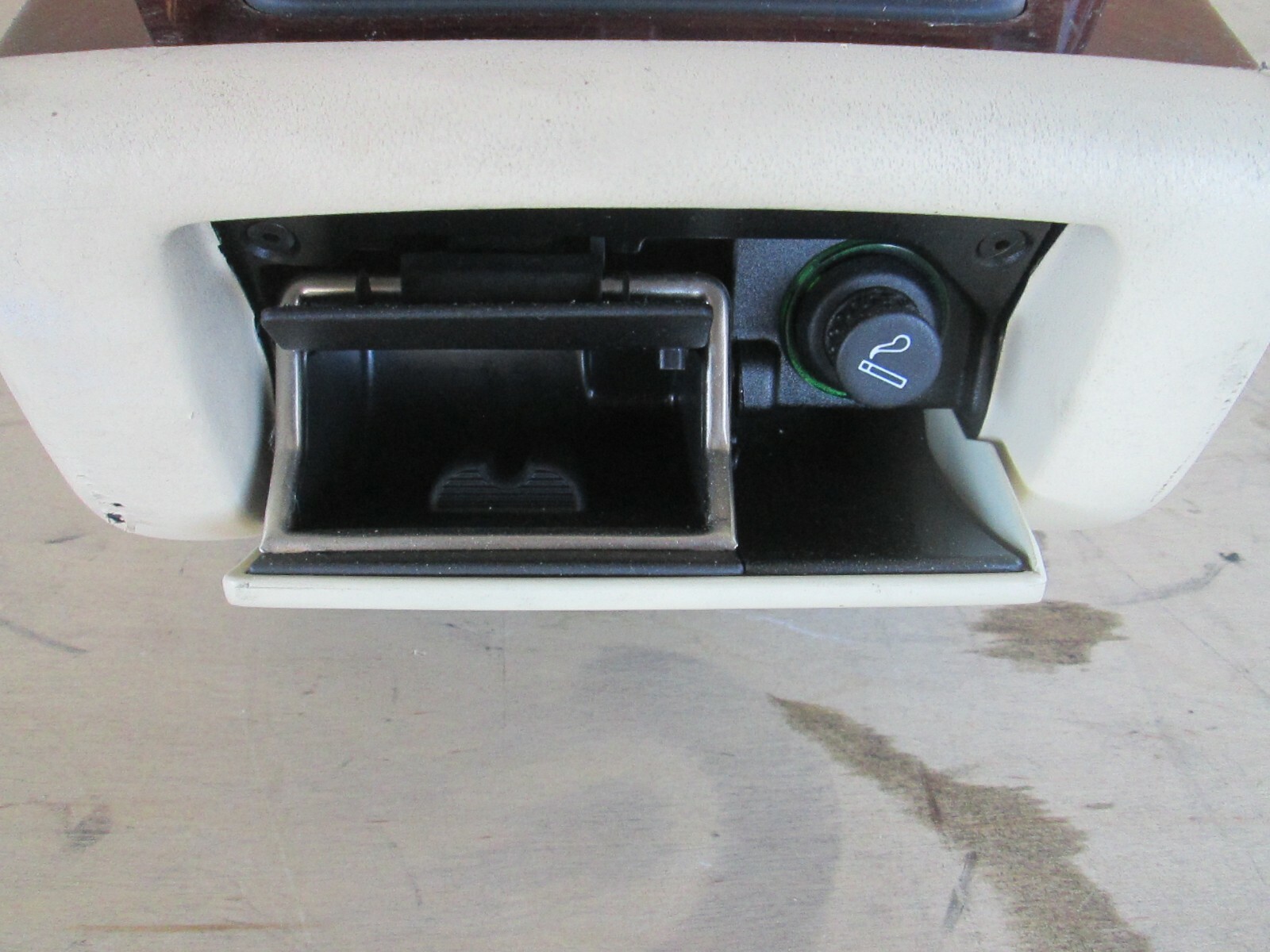Maserati Quattroporte - Center Console , Arm Rest - Avorio 