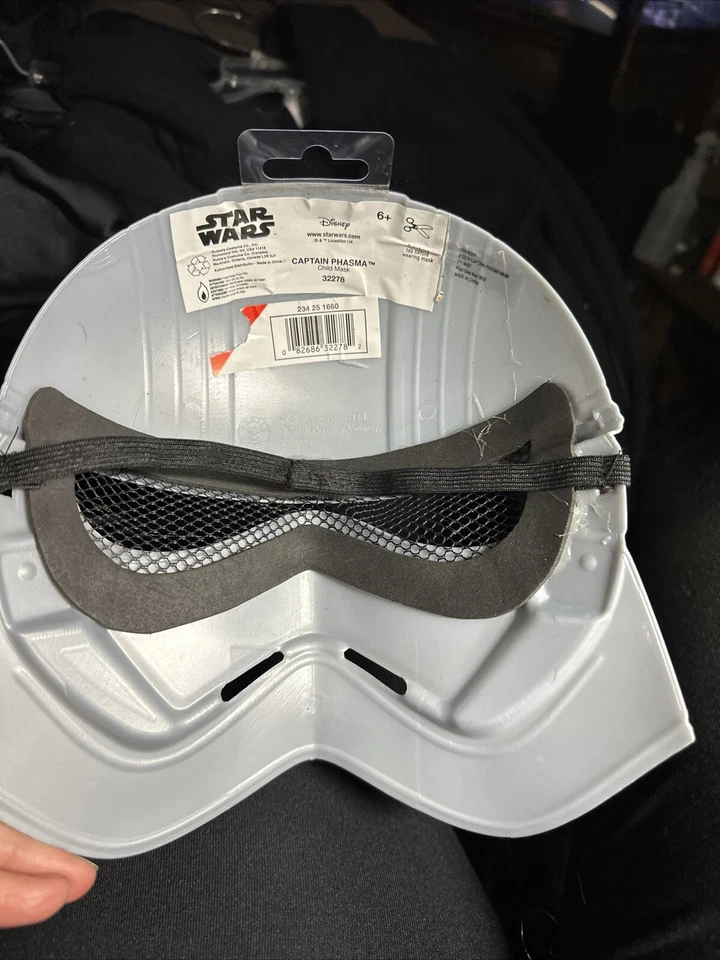 Medio casco infantil Capitana Phasma de Star Wars Foto 2 de 4