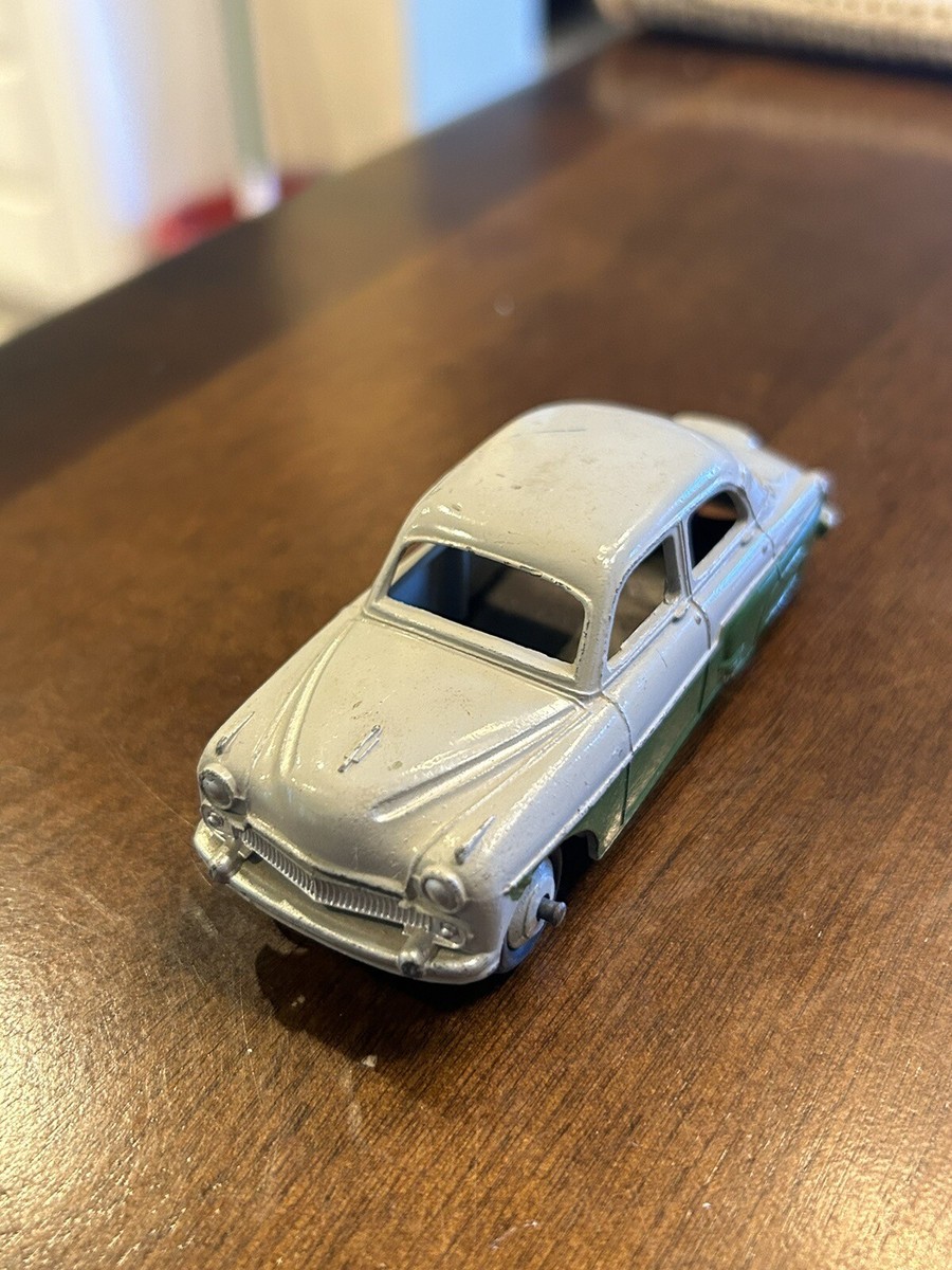 ミニカー SPOT - ON NO.212 DINGHY- VAUXHALL CRESTA SPOT - ON NO.212 DINGHY- VAUXHALL CRESTA